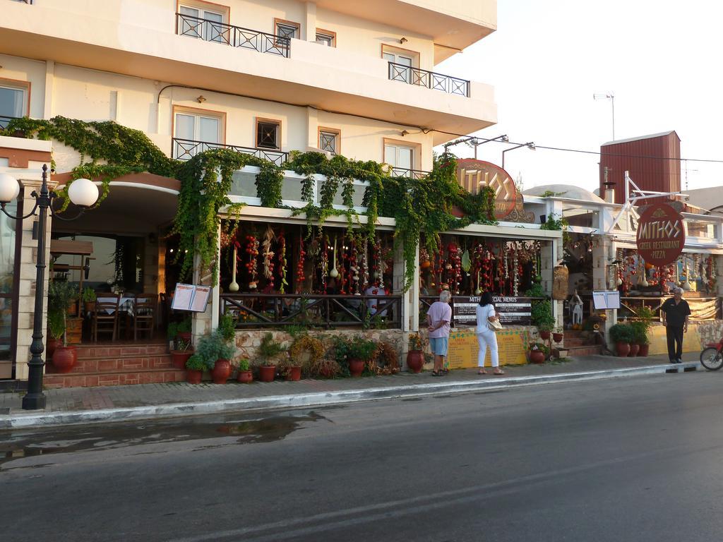 Mithos Apartments Agia Marina Eksteriør bilde
